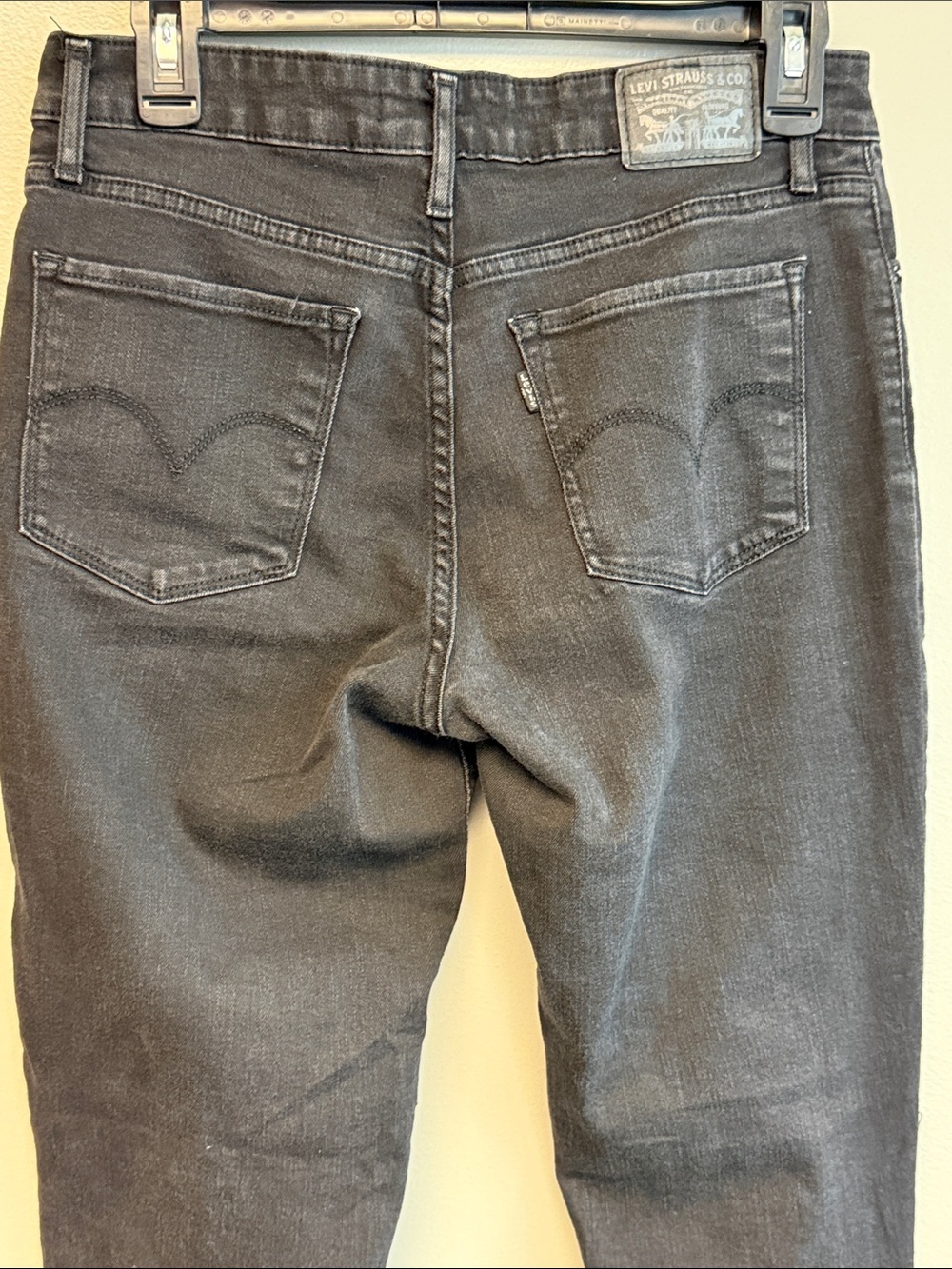 Levi's 711 Skinny Jeans Women's 29 Black Mid Rise Stretch Denim Ankle Crop - Picture 6 of 6